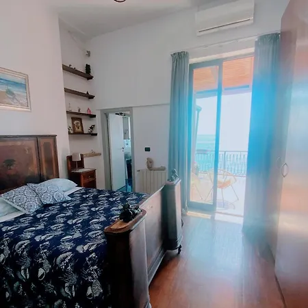 Гостьовий будинок Teocle Джардіні-Наксос